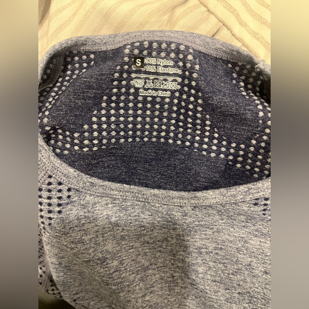 Cropped activewear long sleeve - Picture 2 of 3